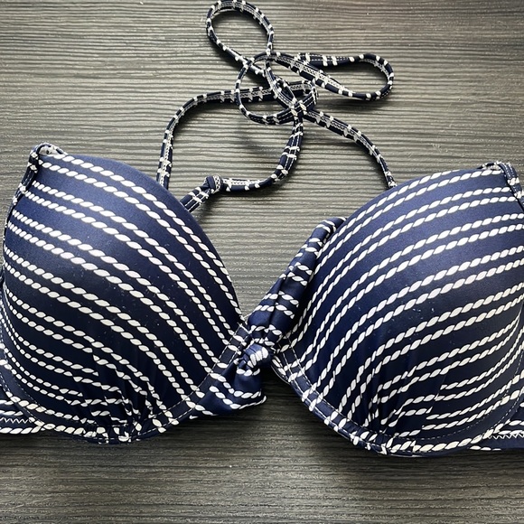 🌟5/$25 bathing suit top - Picture 2 of 5